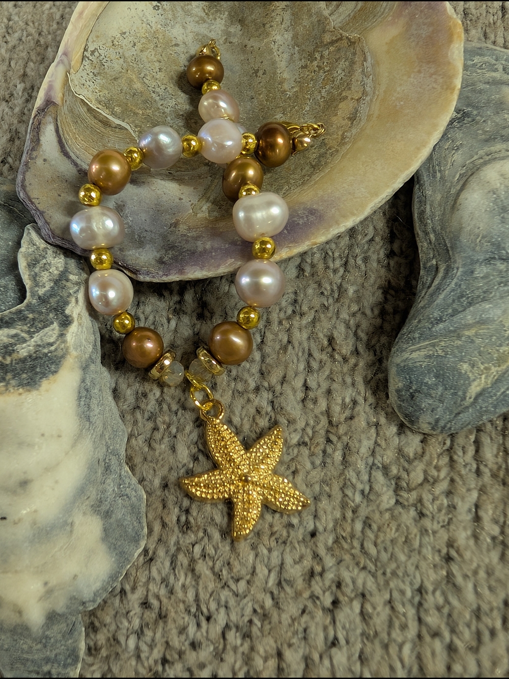 Freshwater Pearl Bracelet - White & Gold Tones